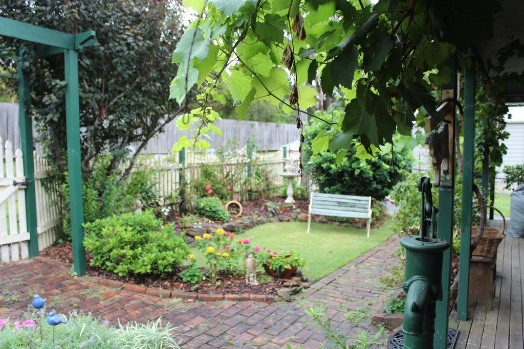 Blue Gum Cottage On Bay Bensville Room photo